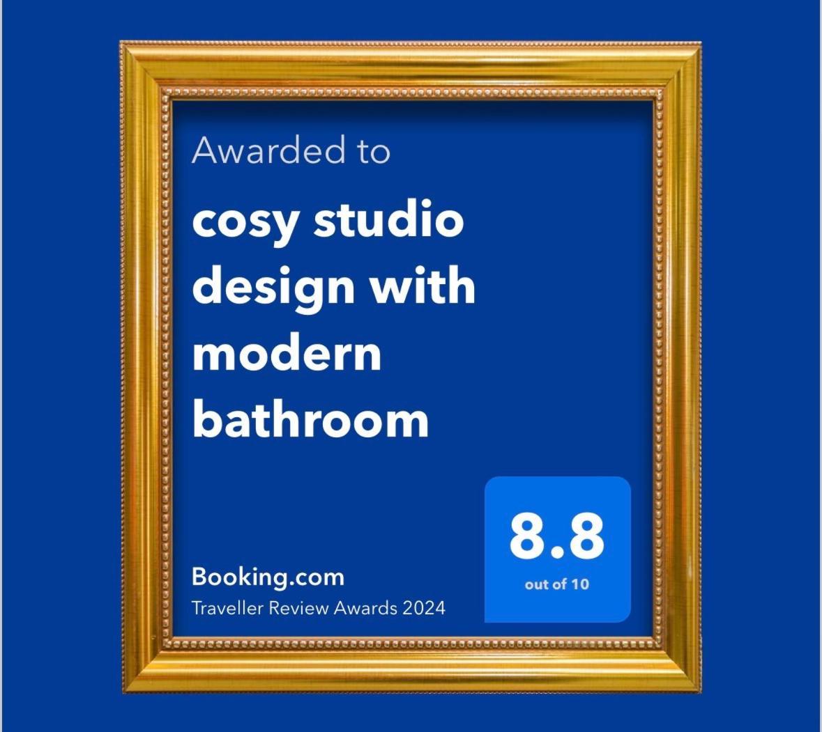 Cosy Studio Design With Modern Bathroom Vaureal Bagian luar foto